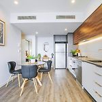 Above Brisbane King Suite With Rooftop Pool Deck