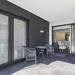 Contemporary Apt, Premium Local, Wifi, Wine, Cafes By Custom Bnb Hosting