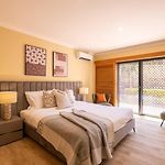 Bauhaus Design 5 Bedrooms Home At Carindale