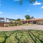 Charming 4Br House With Parking Near Sunnybank
