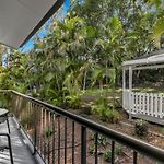 Quiet Unit In Leafy Hotel By Custom Bnb Hosting