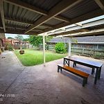 Luxury 3 Bedroom House Near Emp