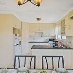 Homy Spacious 4B2B W Parking Steps To Malls Dining