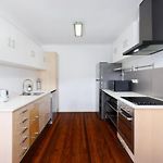 Best Value 4Beds Home Near Shops, Cafes And Forest