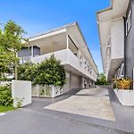 Stylish 3Br Townhouse Camphill - Wifi, Parking