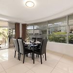 Newly Renovated 3Br Apartment 2 Parking Spaces Pool Gym City Views Walk To Shops