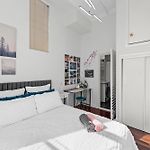 High Ceiling 1 Bedroom Apt In The Central