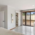 Affordable 1Bed Studio Close To Malls And Transit