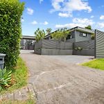 Spacious 4Br Home Near Sunnybank With Modern Amenities