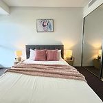 Stunning City View Suites