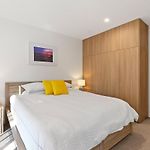 Lux Style Spacious 2 Bed 2 Bath Apt, Pool , Parking