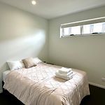 2 Bedroom Aparment With Views And Parking In Garden City
