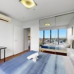 Cloud 17 Retreat - Meriton Soleil Private Apt 1B