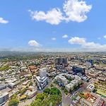 Cloud 56 Luxury Stay Level 56 With Free Onsite Parking