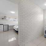 Cozy Studio Near Gabba With Ac, Comfy Bed & Laundry