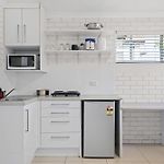 Cozy Studio Near Gabba With Ac, Comfy Bed & Laundry