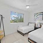 Stylish 3Brm Apt With City Views,Free Parking & Wifi