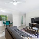 Stylish 2Brm Apt Close To Gabba With Parking & Wifi