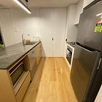 2B With Amazing Night City Light Views Plus Free Parking C19