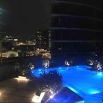 2B With Amazing Night City Light Views Plus Free Parking C19