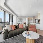 Stunning Sky Home With Endless Views, Pool & Parking
