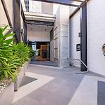2Br Luxury Retreat With Rooftop Pool Access