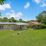 Family Accommodation In Leafy Indooroopilly