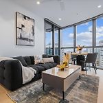 Sky Living & River Views In Queens Wharf Residences