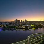 W Brisbane