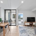 Stylish Southbank Apt With Pool, Spa, Gym & Parking