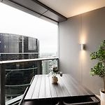 Stunning River View 2 Br Apt Casino Qw