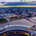 River Glow At Queens Wharf Level 43 Including Parking, Pool, And Views