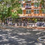 Trendy Teneriffe - 1Bed -1Bath - 1Car - Balconies