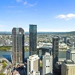 Skyrise Style - 1Bed-1Bath-1Car-Views - Cbd
