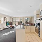 Stylish Escape Free Parking For 2 Walk To Cbd