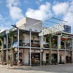 South Bank Sensational - 2Bed-2Bath-1Car-Pool