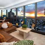 Indulgence At Meriton, Spectacular Views, Sleeps 6 Includes Carpark