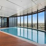 Cbd Luxe Pad Skytower Pool & Gym
