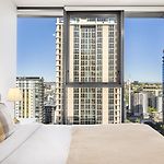 Central South Bank City View Pool Free Parking