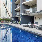 Central City Apt With King Bed, Pool, Gym And Sauna