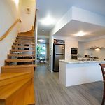 Oxford Street Prime Location Bulimba