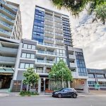Stylish Apt In Best Location! Free Parking And Wifi