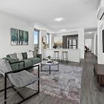Parkside 3Br With Parking, Pool & Gym - Walk To Cbd