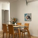 140Sqm Modern Teneriffe 2 Bedroom & Balcony