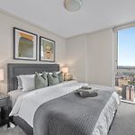 Top Floor 2Bed-2Bath-2Car-Pool-Views - Cbd