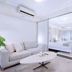 Boundless Horizons - Stylish Comfort & City Views