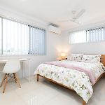 Smart Suites Self Check-In Apartments - W Freney