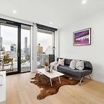 Stylish 2Br Retreat Walk To Shop & Local Hotspots