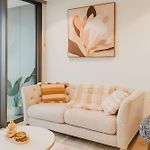 2Br Queens Wharf Residence Level 27 Sky Deck & River View W Carpark