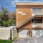 Charming 2-Bed Near River & City